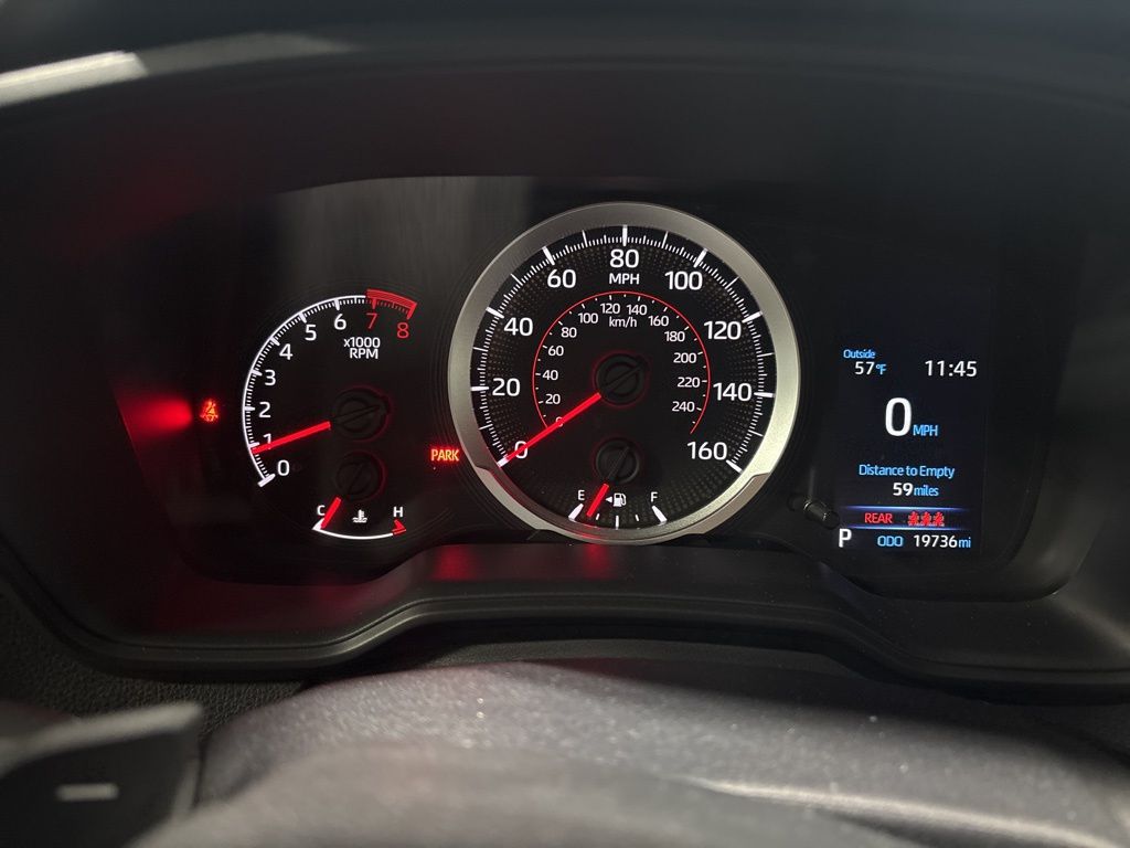 Vehicle image 16 of 41