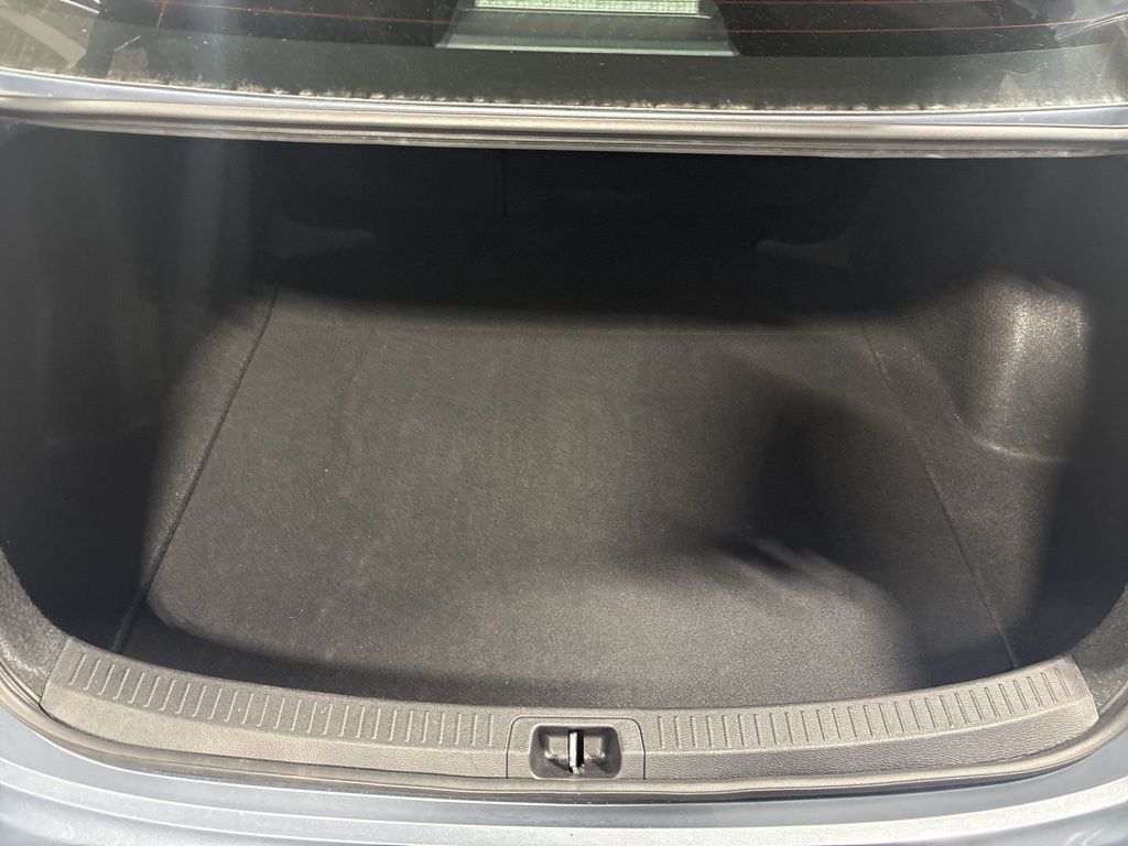 Vehicle image 31 of 41