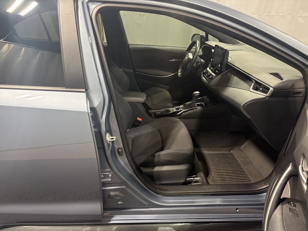 Vehicle image 26 of 41