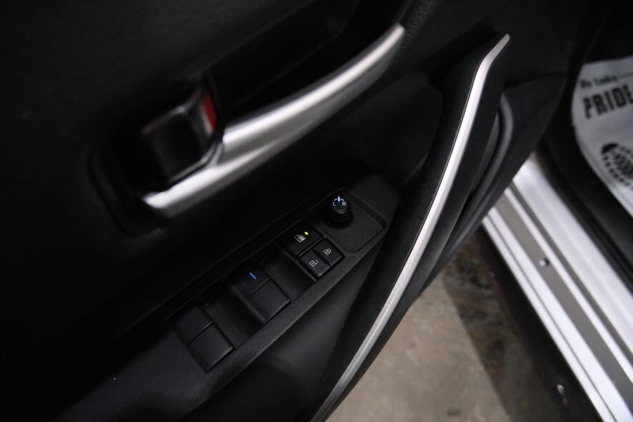 Vehicle image 17 of 39