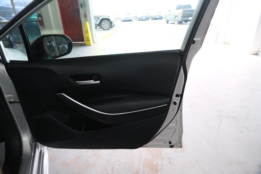 Vehicle image 32 of 39