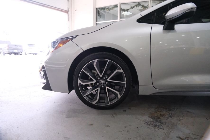 Vehicle image 9 of 39