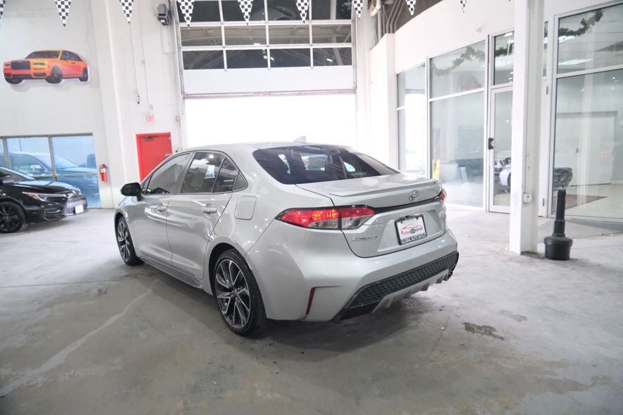 Vehicle image 6 of 39
