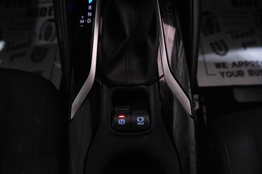Vehicle image 27 of 39