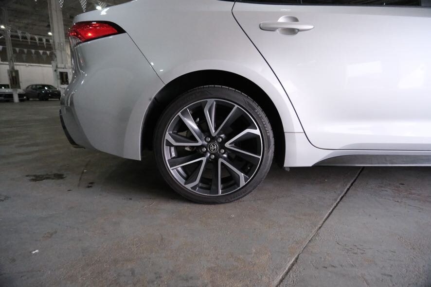 Vehicle image 12 of 39
