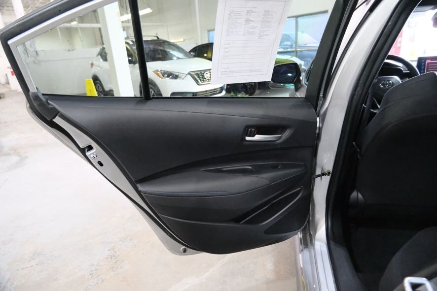 Vehicle image 20 of 39