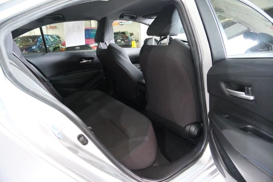 Vehicle image 21 of 39