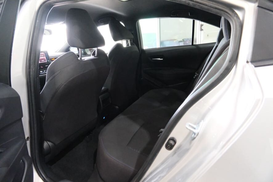 Vehicle image 18 of 39