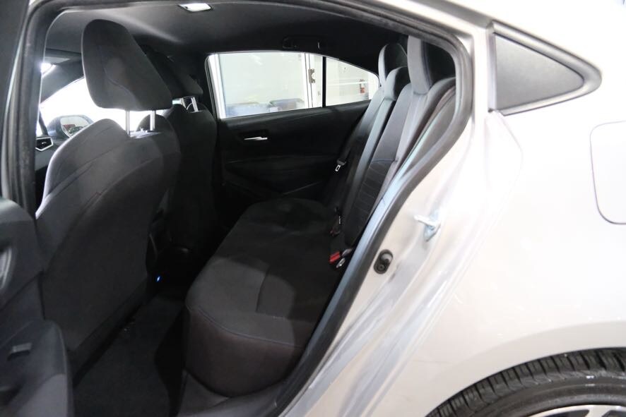 Vehicle image 19 of 39