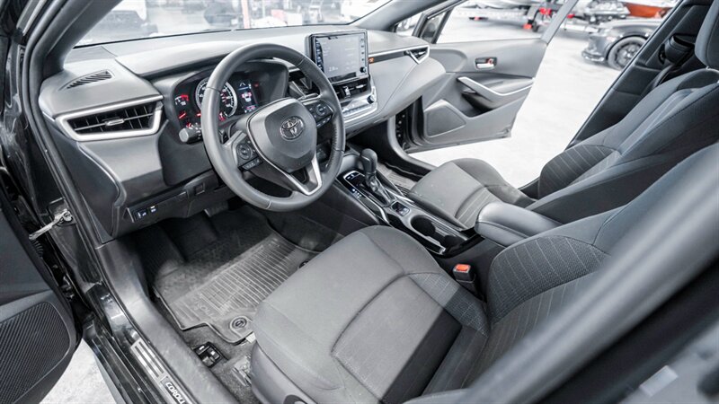 Vehicle image 9 of 18