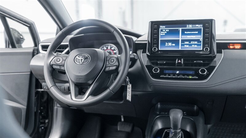 Vehicle image 11 of 18