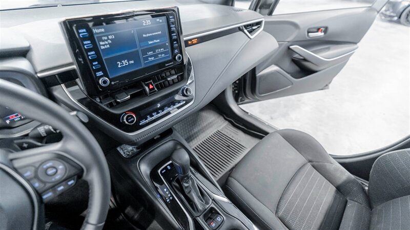 Vehicle image 15 of 18