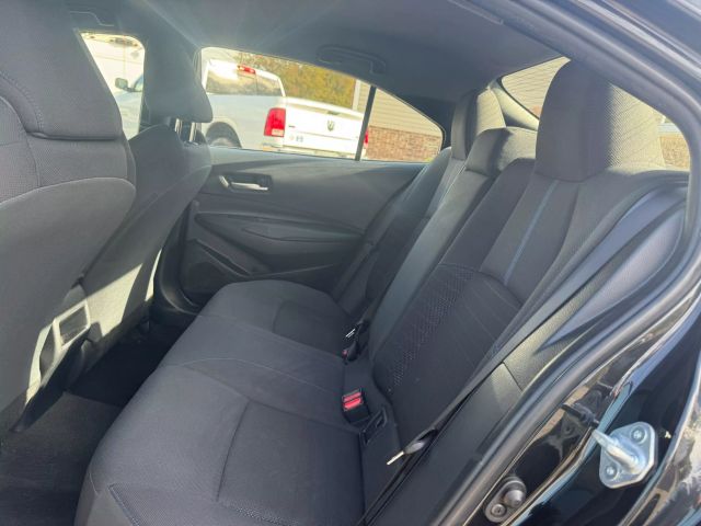 Vehicle image 10 of 19