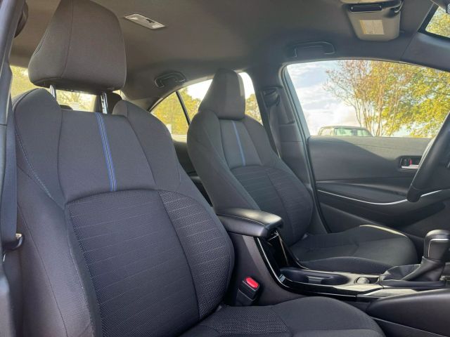 Vehicle image 14 of 19