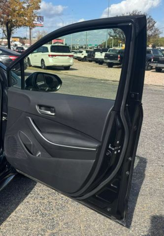 Vehicle image 13 of 19