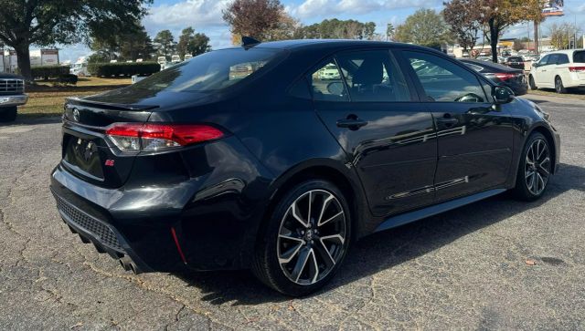 Vehicle image 4 of 19