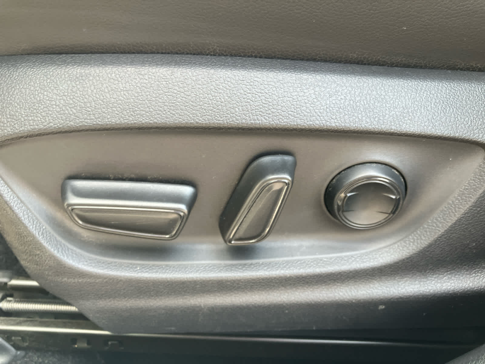 Vehicle image 11 of 31