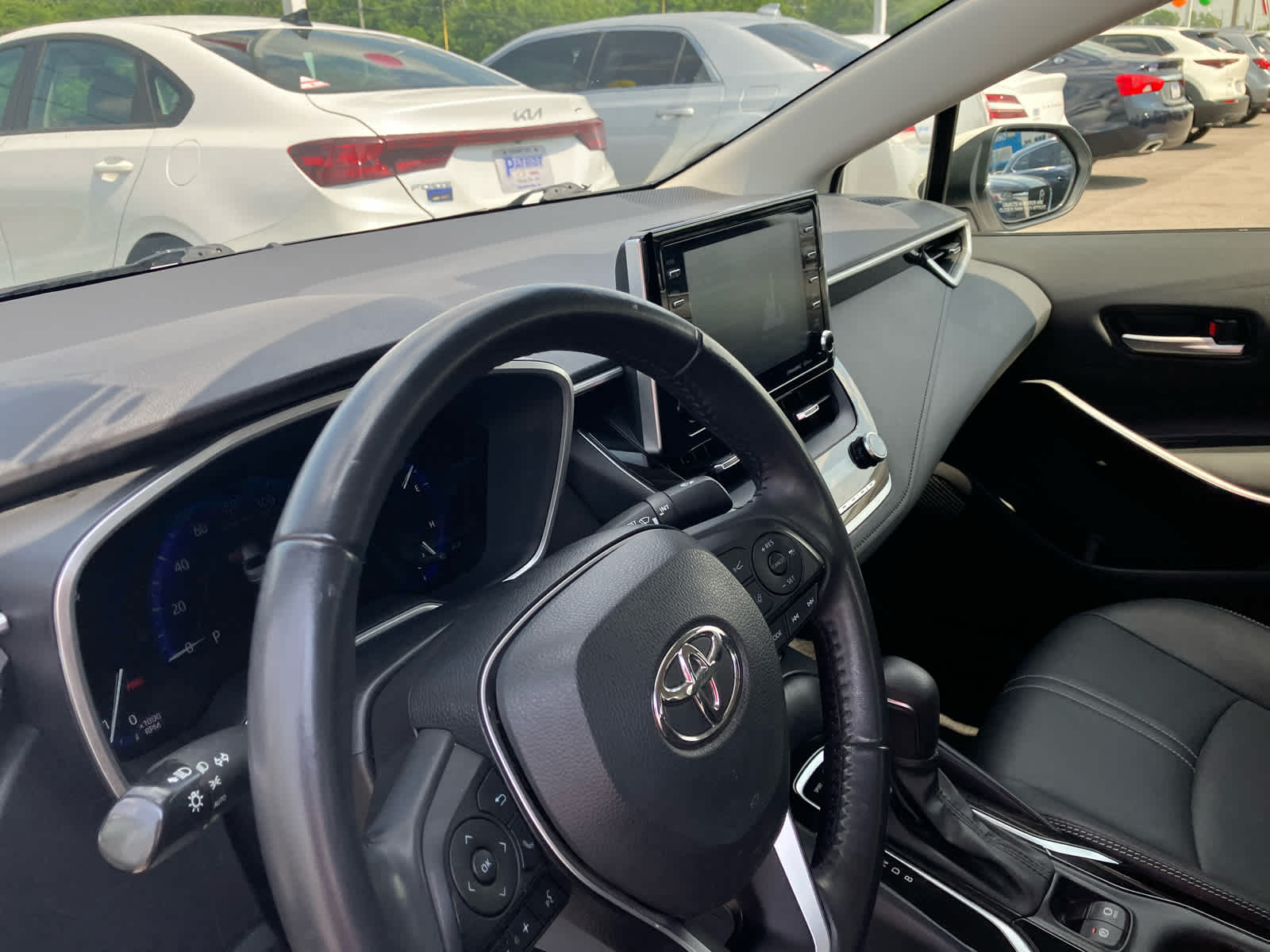 Vehicle image 9 of 31