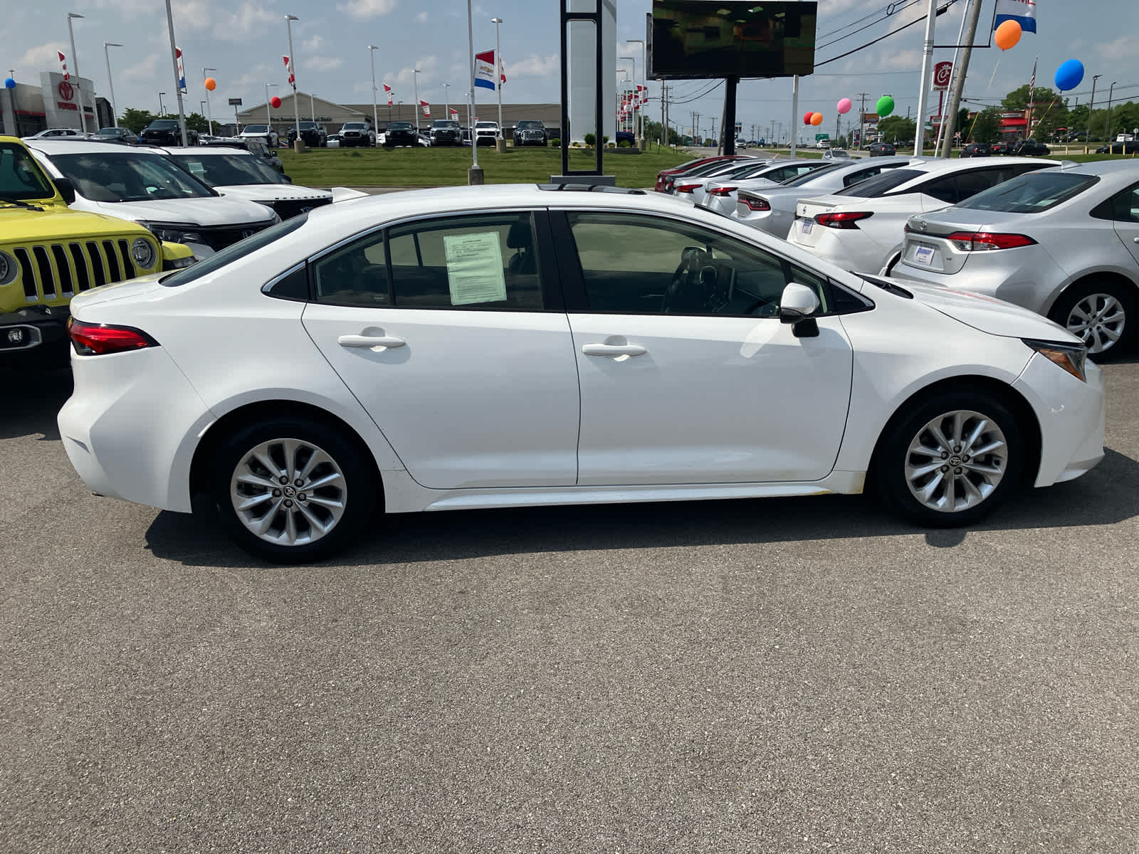 Vehicle image 4 of 31