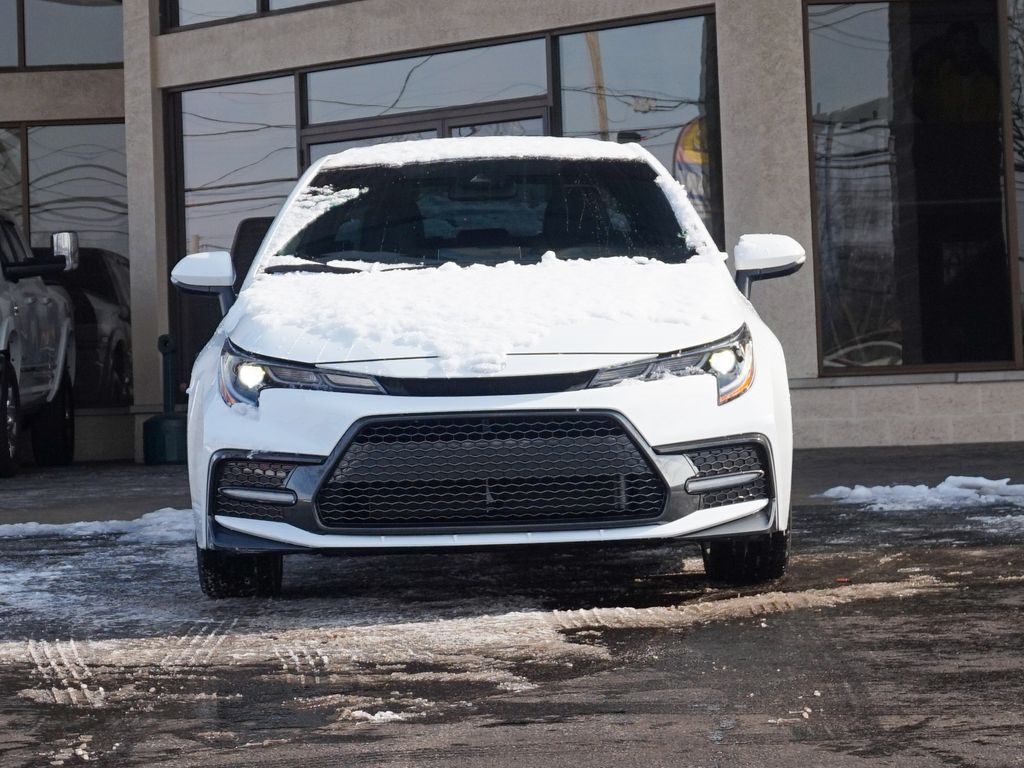 2022 Toyota Corolla XSE Image 2 of 32