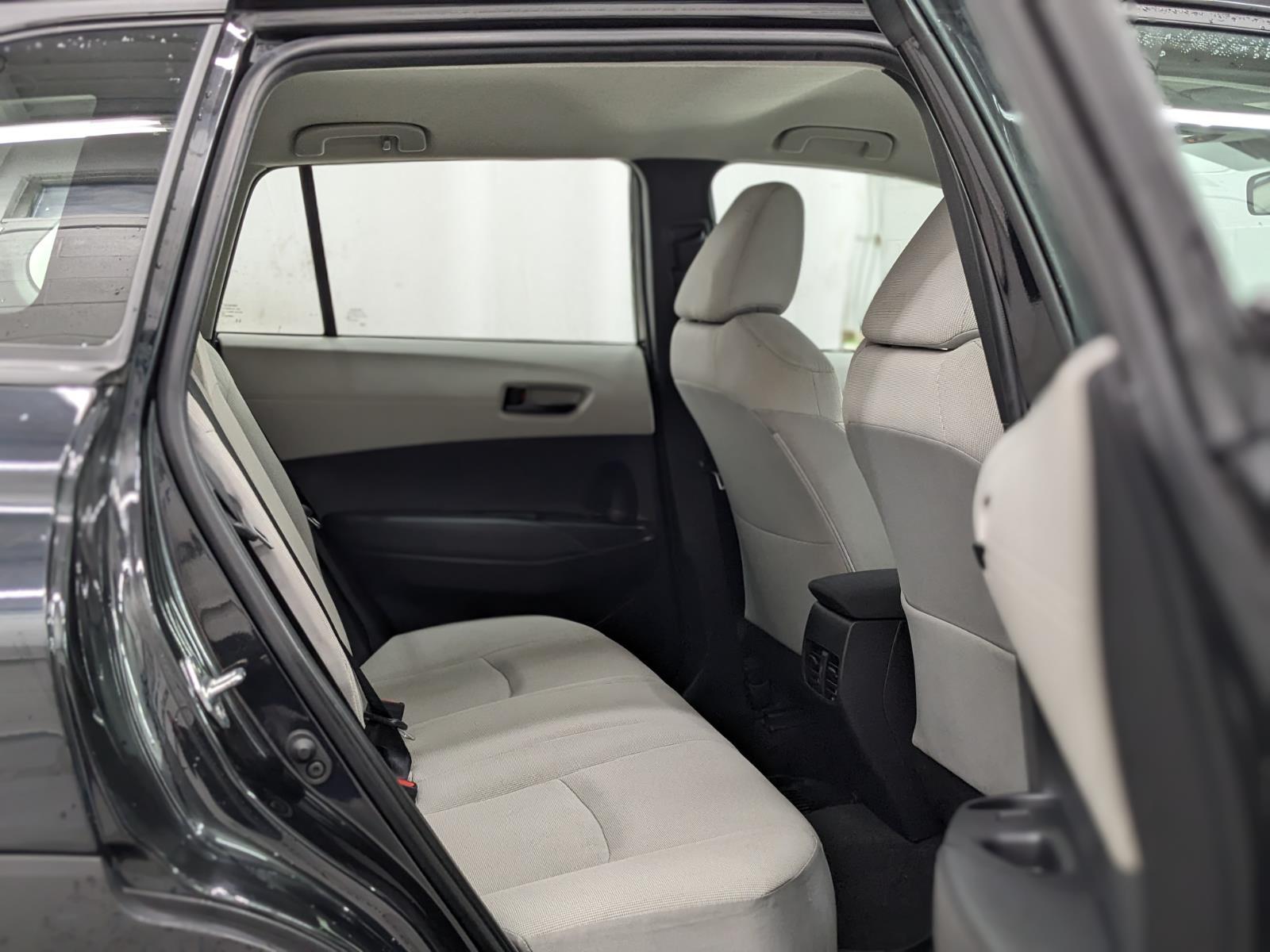 Vehicle image 18 of 28