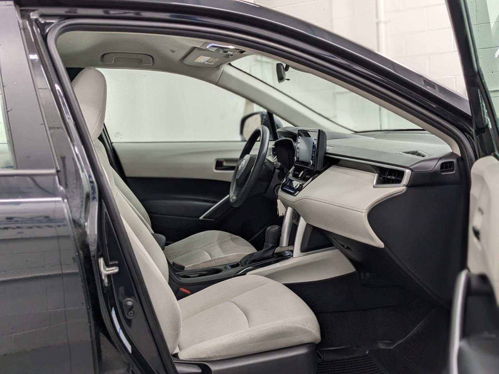 Vehicle image 16 of 28