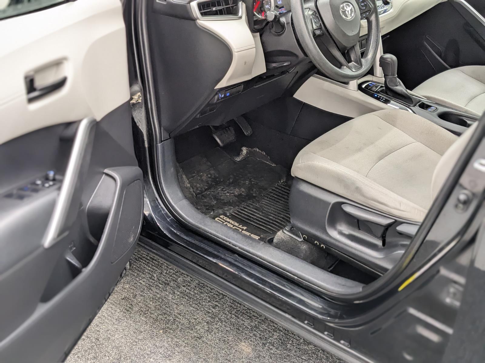 Vehicle image 20 of 28