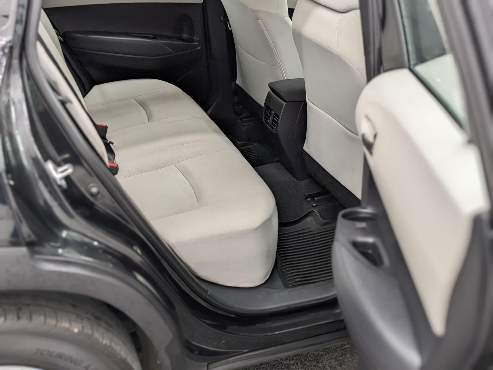 Vehicle image 17 of 28