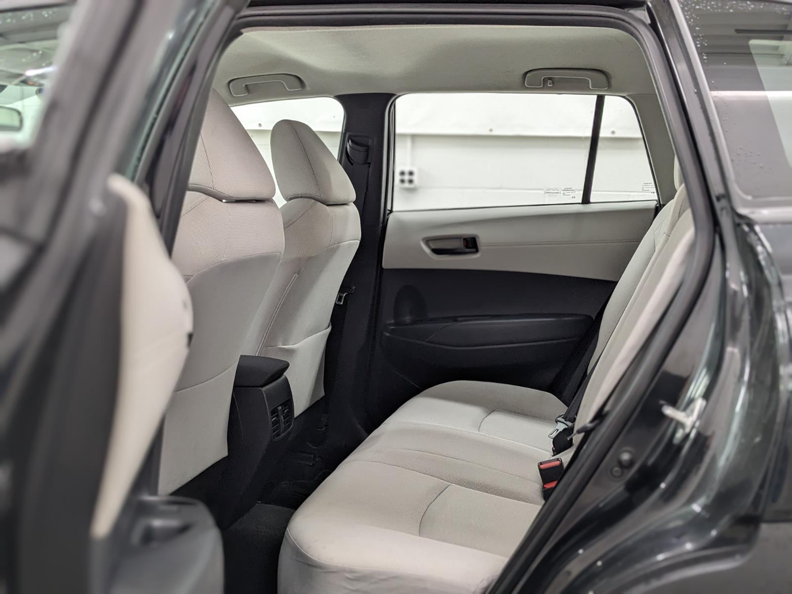 Vehicle image 12 of 28