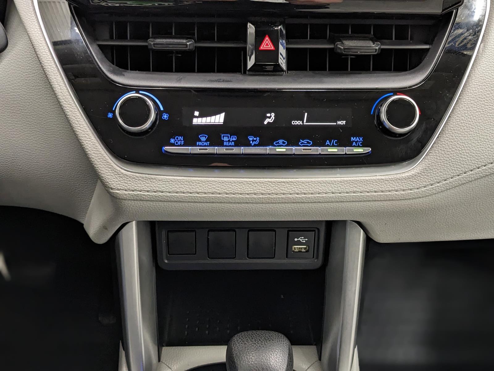 Vehicle image 27 of 28