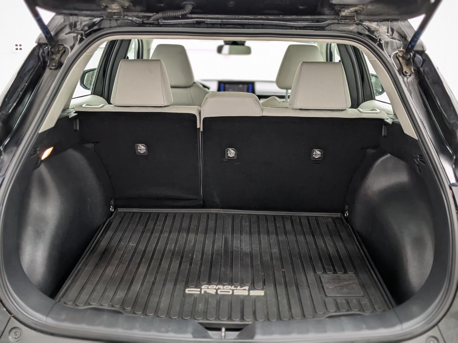 Vehicle image 13 of 28