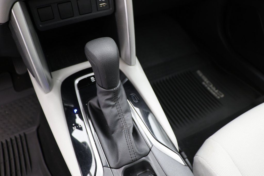 Vehicle image 18 of 20