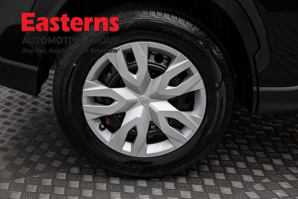 2022 Toyota Corolla Cross L Image 40 of 63