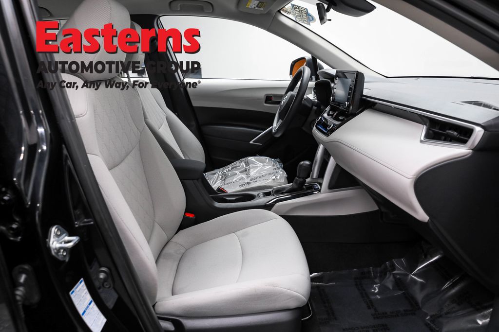 2022 Toyota Corolla Cross L Image 61 of 63