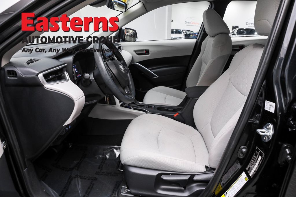 2022 Toyota Corolla Cross L Image 46 of 63