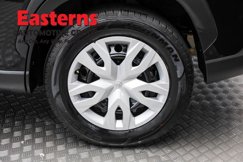 2022 Toyota Corolla Cross L Image 39 of 63