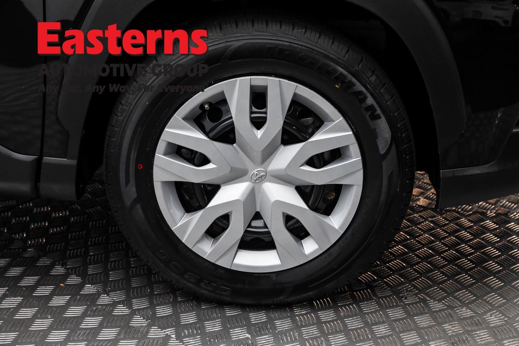 2022 Toyota Corolla Cross L Image 42 of 63