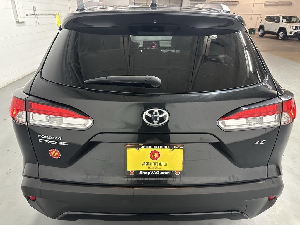 Vehicle image 32 of 38