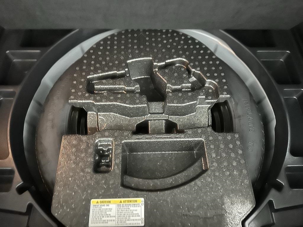Vehicle image 27 of 38