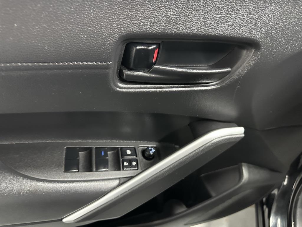 Vehicle image 7 of 38