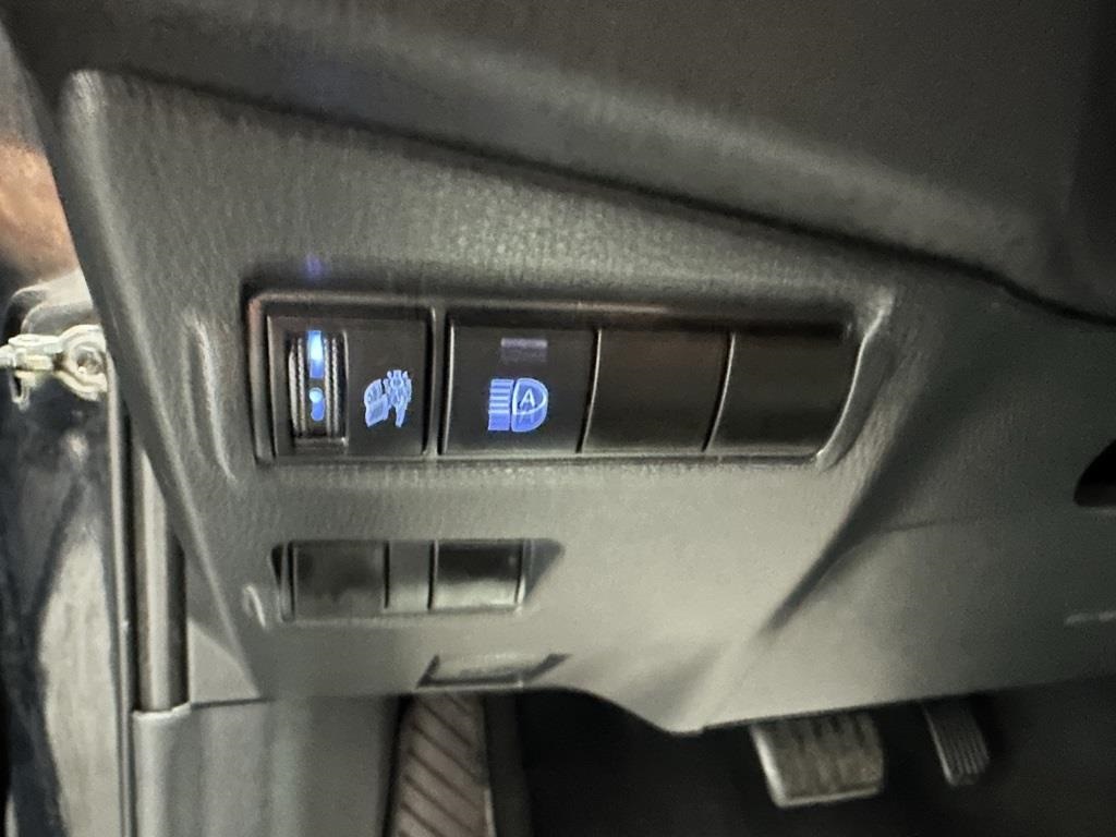 Vehicle image 11 of 38