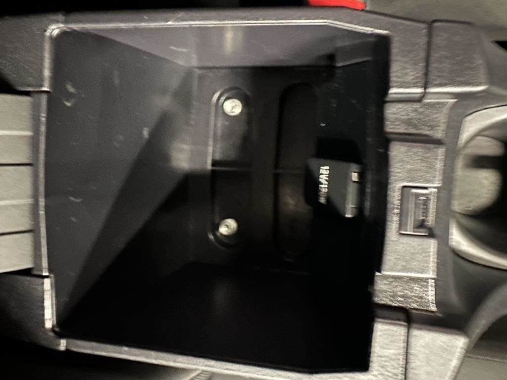 Vehicle image 21 of 38