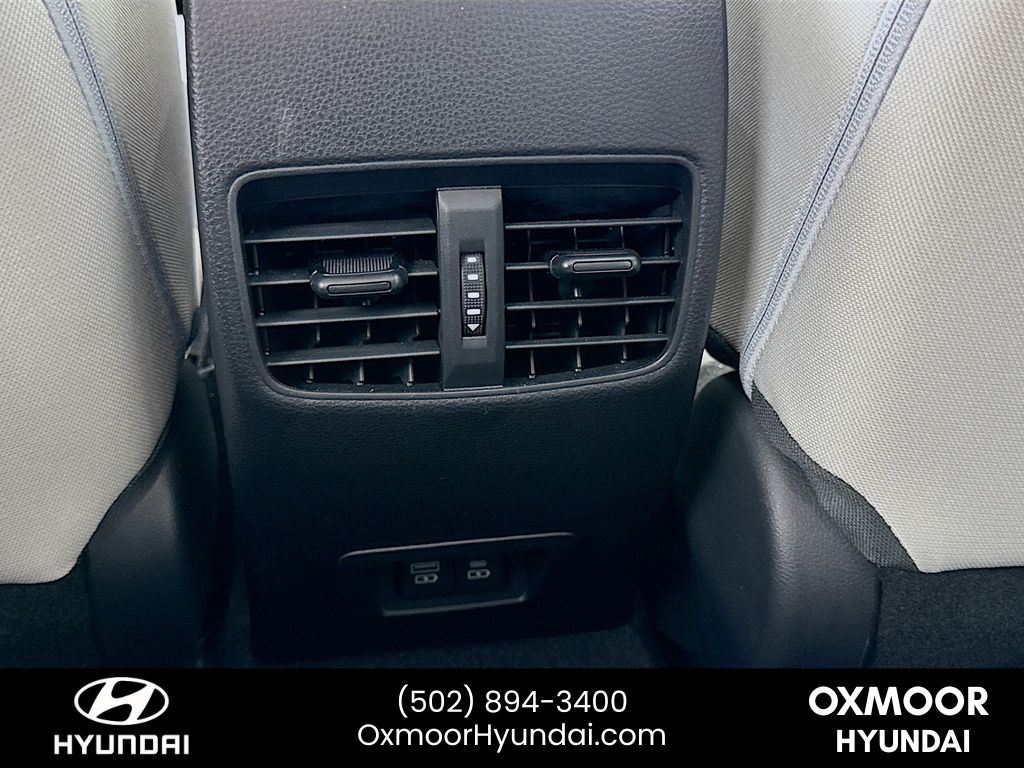 Vehicle image 23 of 38