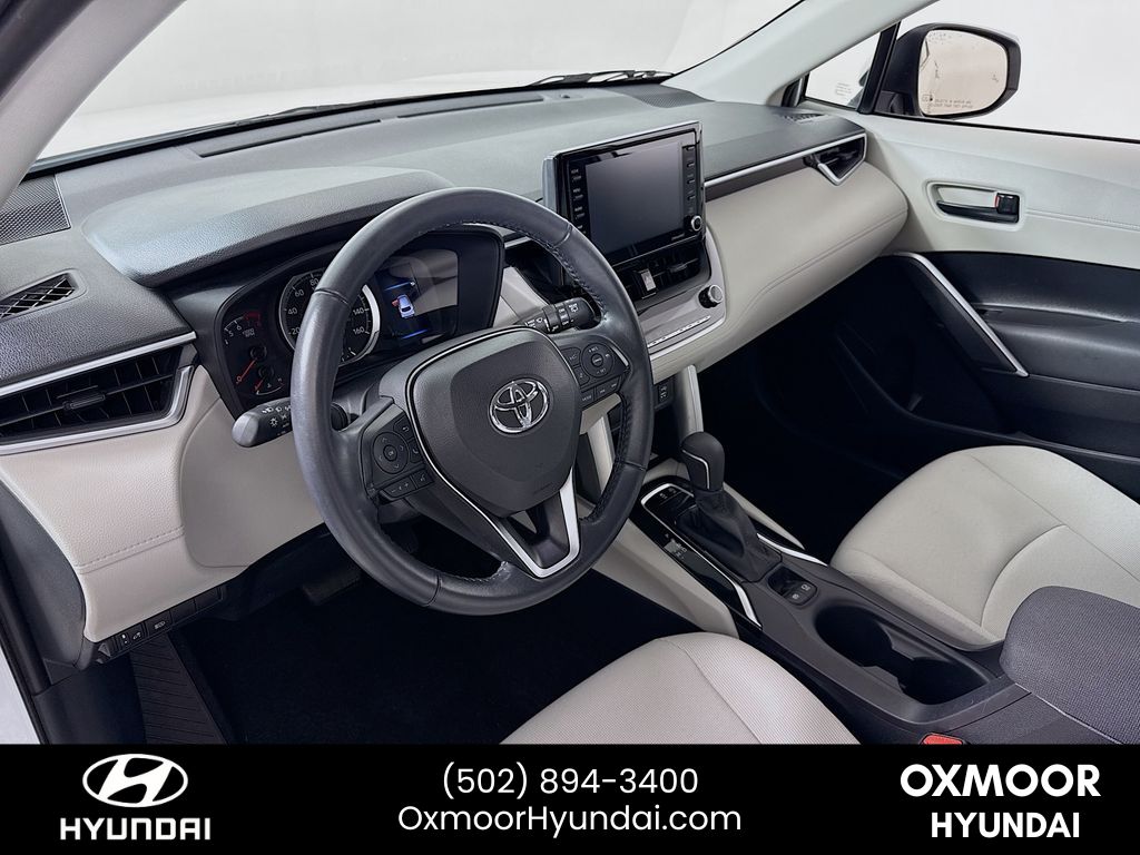 Vehicle image 9 of 38