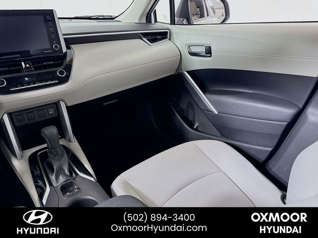 Vehicle image 21 of 38