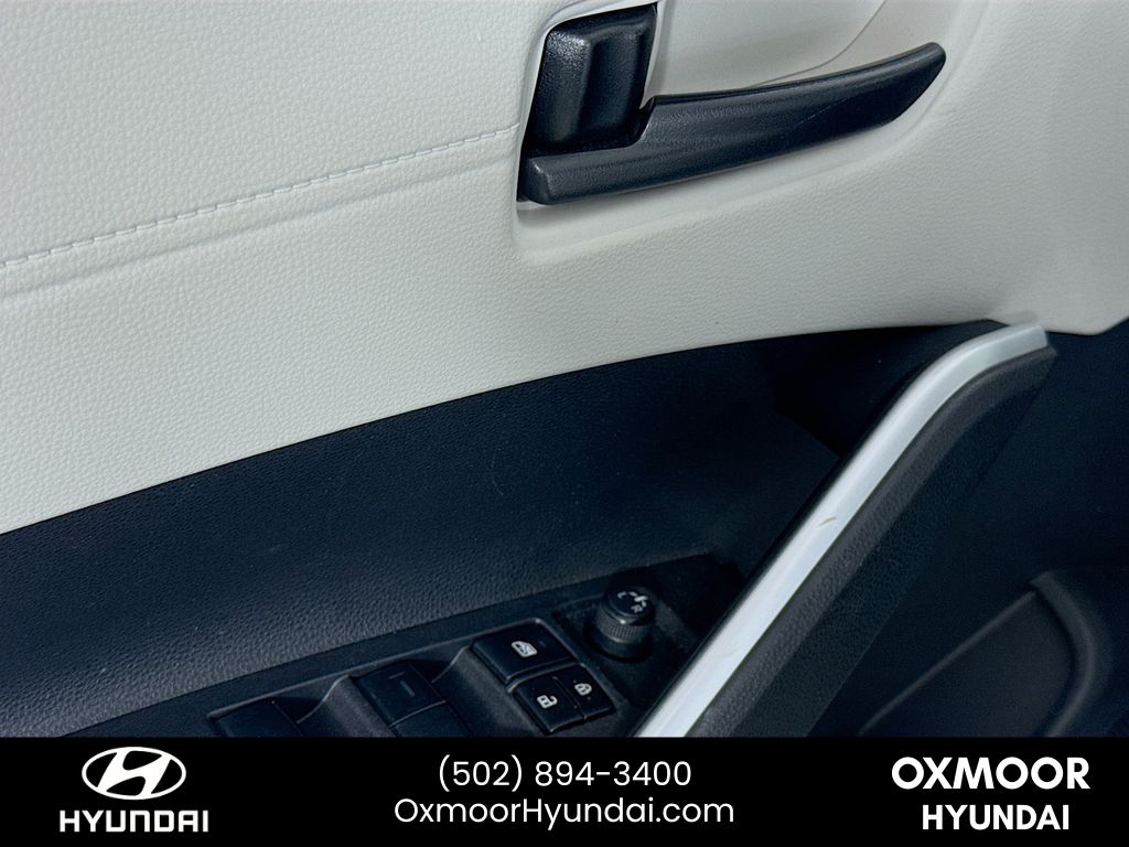 Vehicle image 17 of 38