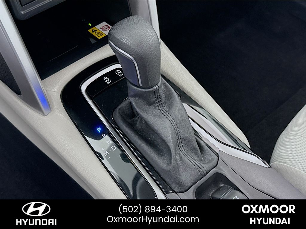 Vehicle image 16 of 38