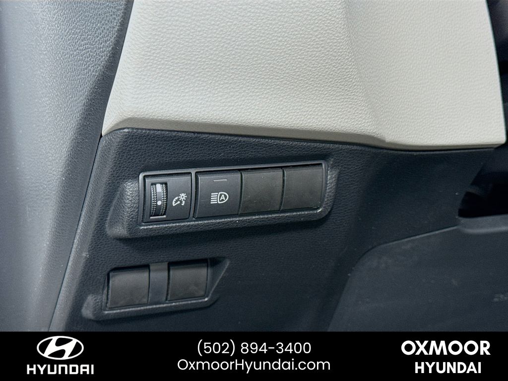 Vehicle image 10 of 38