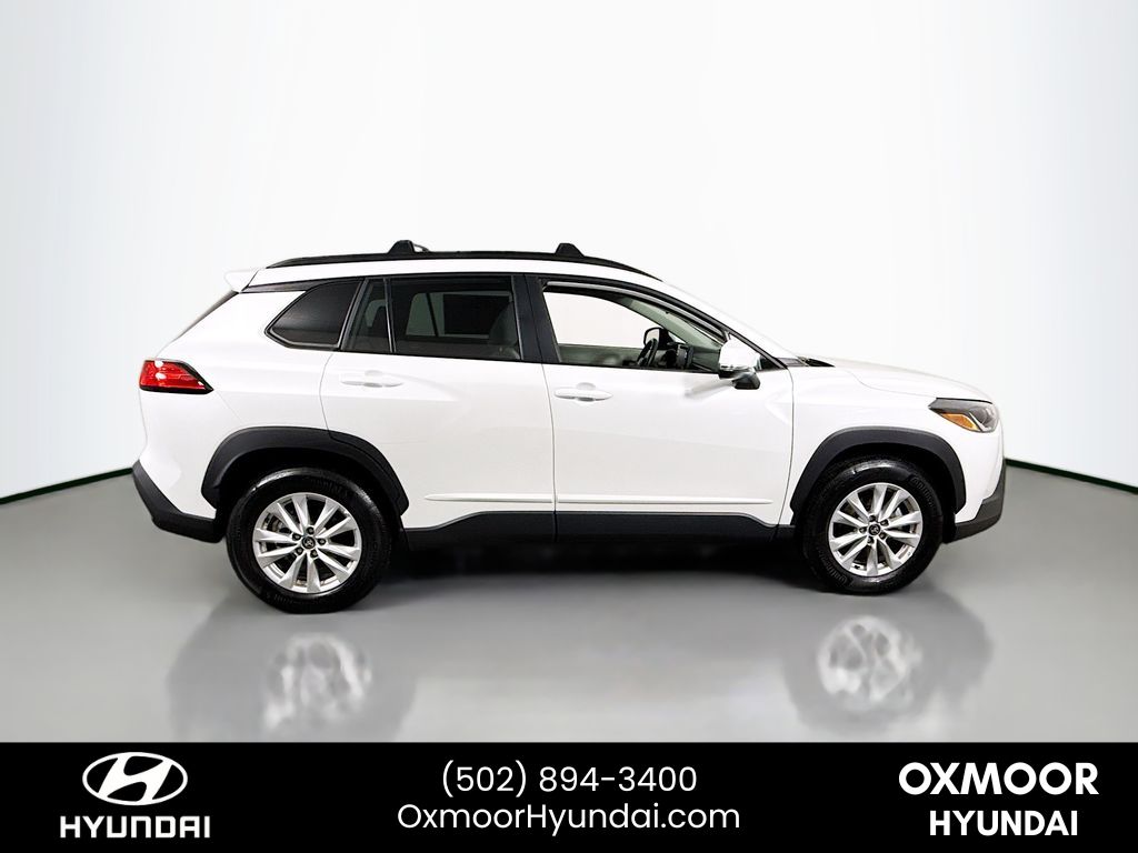 Vehicle image 4 of 38
