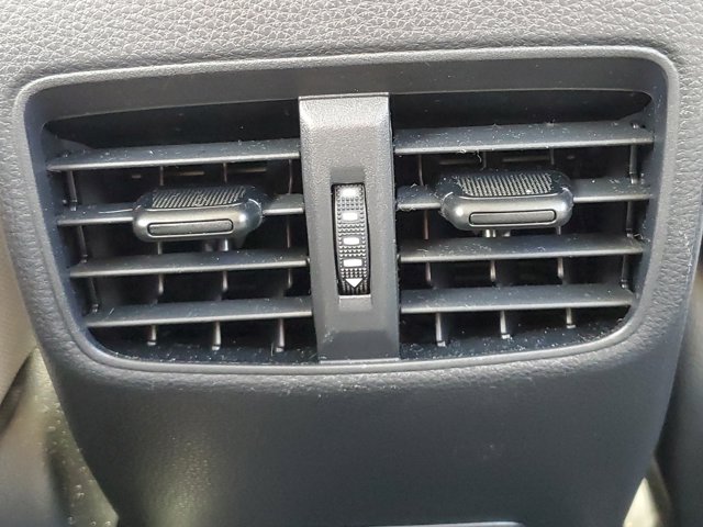 Vehicle image 18 of 41